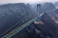 Ponte mais alta do mundo será inaugurada na China