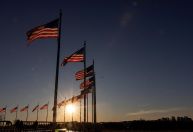 Governo Trump planeja fechar quase 30 embaixadas e consulados no exterior
