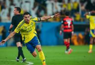 Cristiano Ronaldo faz pintura e chega a 933 gols na carreira; assista