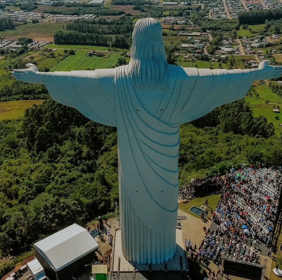Cristo de Encantado com mais de 43 metros de altura é inaugurado • Prefeitura de Encantado