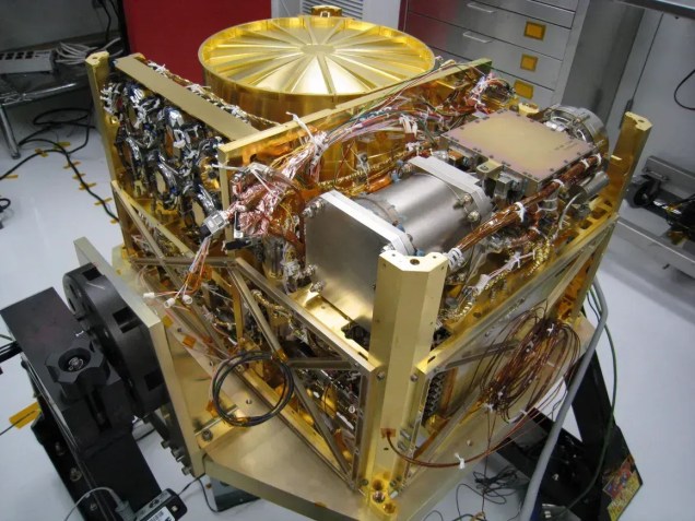 O instrumento Sample Analysis at Mars, ou SAM, pode analisar amostras de rochas e solo marcianos para procurar compostos orgânicos • Nasa/GSFC