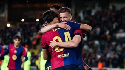 Dani Olmo comemora seu gol pelo Barcelona contra o Mallorca