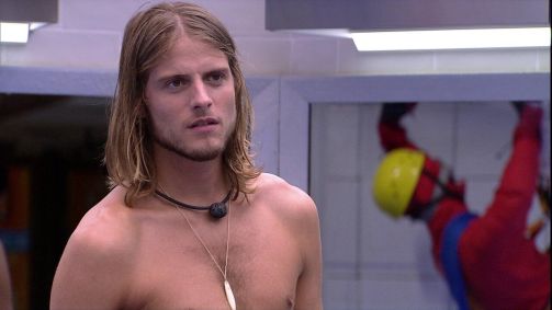 O ator participou da edição de 2020 do Big Brother Brasil, onde viveu um breve relacionamento com a médica Marcela Mc Gowan, e depois assumiu um namoro com o modelo Marcus Lobo