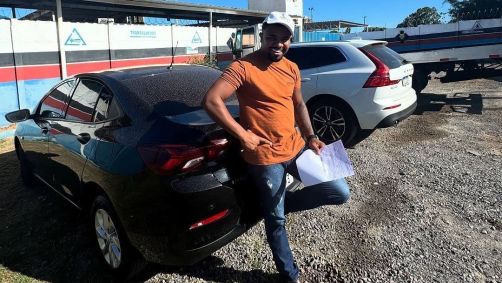 Davi Brito foi levado à delegacia da Central de Flagrantes, em Salvador (BA), na madrugada desta quinta-feira (17), após ser flagrado dirigindo embriagado