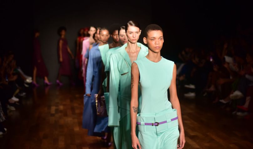 Weider Silverio abre 4º dia de SPFW • Leo Franco e Natália Rampinelli/ Agnews