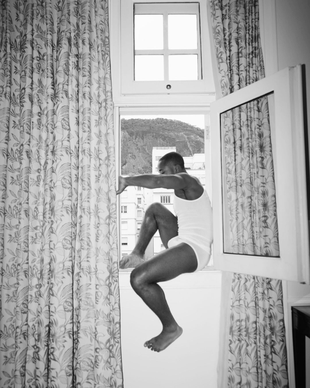 Devin Deal, bailarino de Lady Gaga, no Copacabana Palace • Reprodução/Instagram