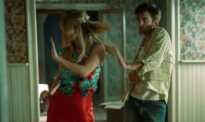 "Die, My Love": confira 1ª cena entre Robert Pattinson e Jennifer Lawrence