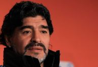 Ex-médico de Maradona diz que última internação do astro "não foi adequada"