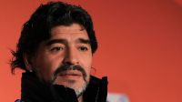 Ex-médico de Maradona diz que última internação do astro "não foi adequada"