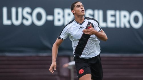 Diego Minete comemora gol do Vasco sobre o Flamengo na Copa do Brasil Sub-17