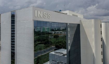 Servidores do INSS participavam de eventos de entidades fraudadoras, diz PF