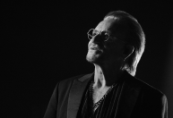 Documentário inédito de Bono, do U2, ganha trailer; assista