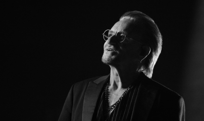 Bono faz 65 anos: veja músicas do vocalista do U2 mais tocadas no Brasil