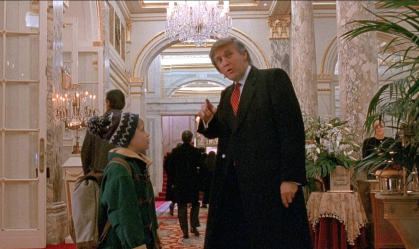 Diretor de "Esqueceram de Mim 2" diz que Trump entrou no filme à força