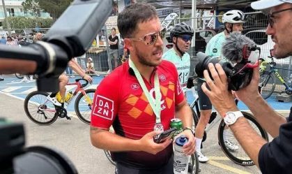 Ex-Real Madrid faz prova de ciclismo e desabafa: "Tenho que perder peso"