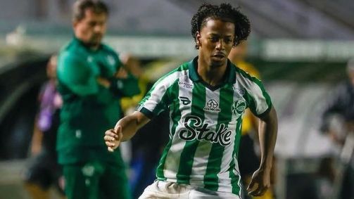 Ênio, jogador do Juventude