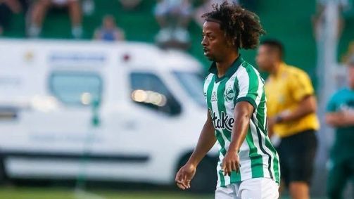 Ênio, atacante do Juventude, está envolvido em caso de suspeita de manipulação no Campeonato Brasileiro