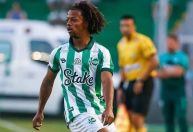 Ênio, acusado de manipulação, é o segundo com mais cartões no Juventude