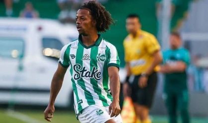 Ênio, acusado de manipulação, é o segundo com mais cartões no Juventude