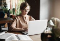 Apenas 6 cursos EAD conseguem nota máxima em avaliação do MEC