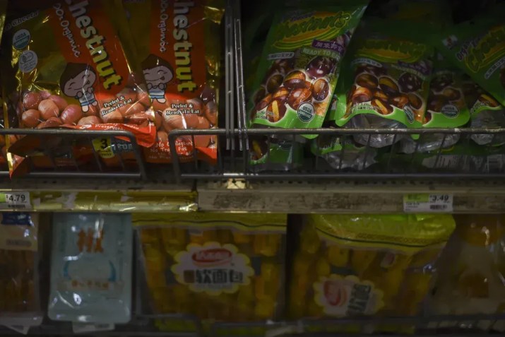 Muitos dos produtos vendidos na Chang Jiang são importados da China e provavelmente serão afetados por tarifas • Nova York, EUA - 18/04/2025, Emmalee Reed / CNN Internacional