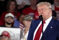 Trump atribui queda do mercado a Biden e promete "boom econômico"
