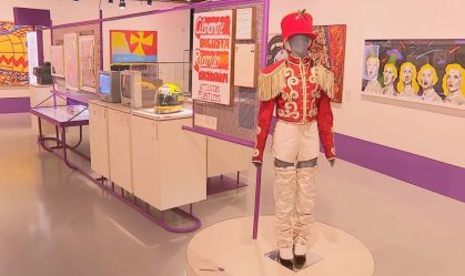 Mostra Fullgás explora universo da cultura pop dos anos 1980