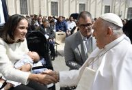 Famosos mostram momentos com papa Francisco após sua morte; veja fotos