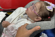 Filha de Juliano Cazarré deixa hospital depois de 3ª internação no ano