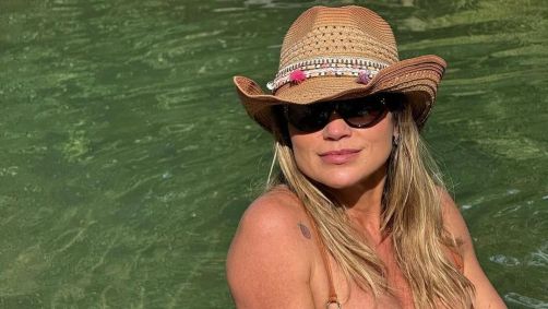 Flávia mostrou detalhes do passeio, entre eles pratos de sobremesa, um registro do quarto em que se hospedou e cenas em família