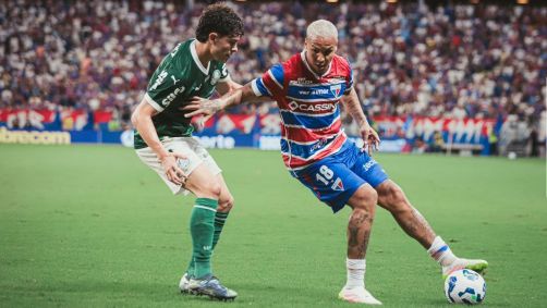 Lance de Fortaleza x Palmeiras pelo Brasileirão