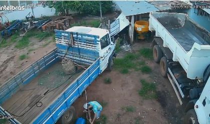 Homem é preso após furtar 300 litros de diesel de carros de prefeitura