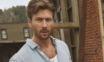 Glen Powell revela incentivo de Arnold Schwarzenegger em remake de filme