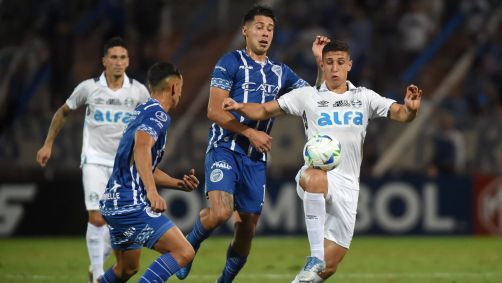 Lance de Godoy Cruz x Grêmio pela Sul-Americana