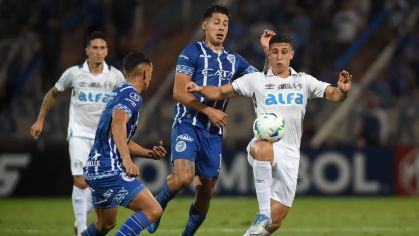 Lance de Godoy Cruz x Grêmio pela Sul-Americana