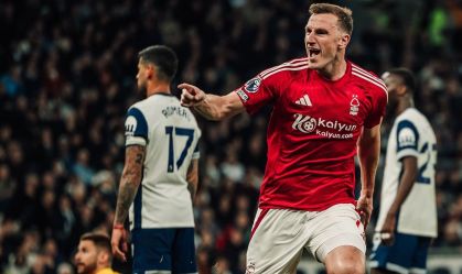 Nottingham Forest bate Tottenham e volta ao G5; Richarlison marca