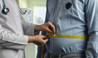 Por que a cintura aumenta após os 45 anos? Novo estudo responde