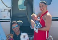 Zezé Di Camargo e Graciele comemoram quatro meses da filha; veja fotos