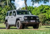 GWM Tank 300: SUV roda 75 km no modo elétrico e entra até em lagos