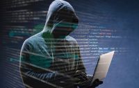 IA aumenta a criação de deepfakes de pornografia com mulheres, diz estudo
