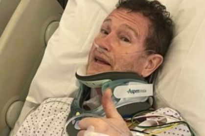 Ator Nick Moran, de "Harry Potter", opera pescoço após emergência