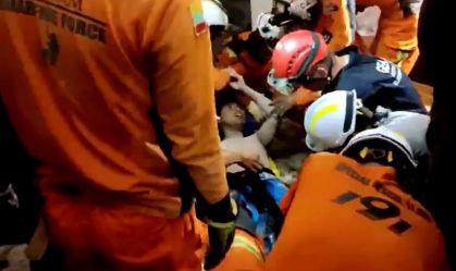 Homem é resgatado com vida 100 horas após terremoto em Mianmar