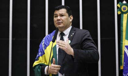 Conselho de Ética analisa suspensão do mandato de Gilvan da Federal