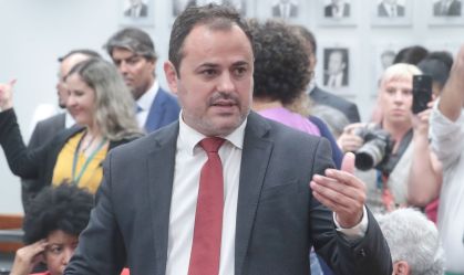Glauber apresenta "sinais de fraqueza" após 139 horas sem comer, diz PSOL
