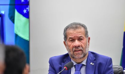 Após saída de Lupi, bancada do PDT na Câmara deixa base aliada do governo