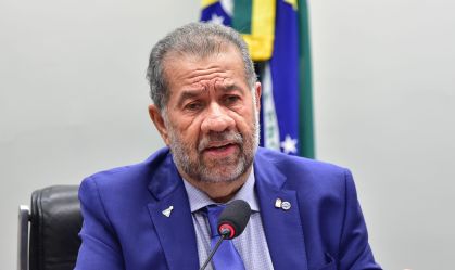 À CNN, Lupi diz que quer depor sobre INSS: "Estou à disposição da CPMI"