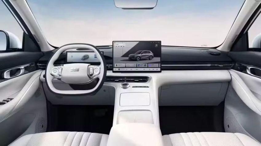 Interior conta com luxo e tecnologia aos ocupantes • Divulgação