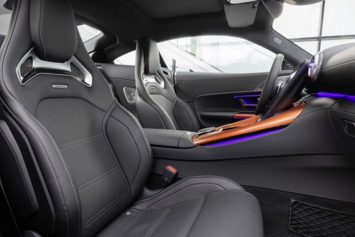 Cabine do Mercedes-AMG GT 63 S E • Divulgação
