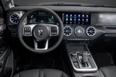 Interior lembra o Mercedes G 63