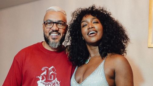 Iza esteve presente na feijoada de São Jorge da Imperatriz Leopoldinense